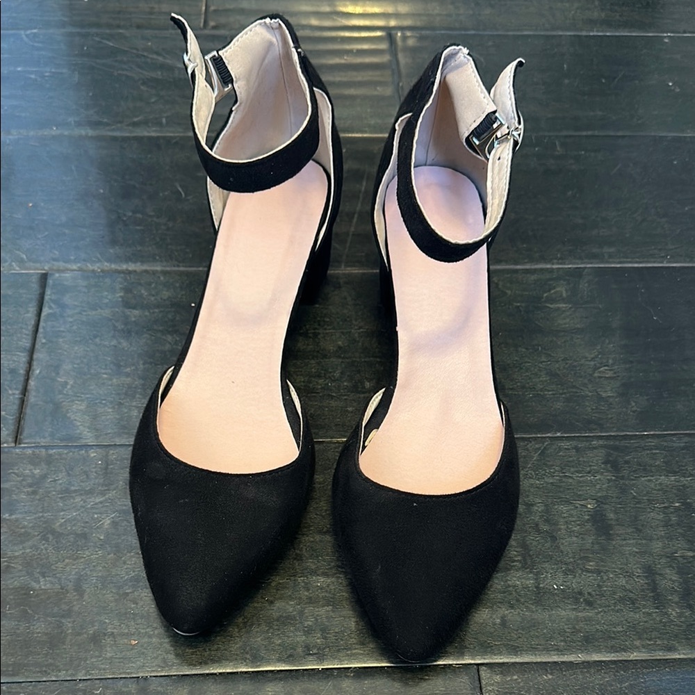 Chic Black Ankle Strap Heels